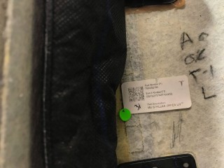 Накладка стойки B, внутренняя, ориг. номер 1000521-90-A, 1565764-01-C, Tesla Model S 2-й рест 2021-2026