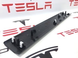 Накладка декоративная порога, ориг. номер 1587445-00-A, Tesla Model S 2-й рест 2021-2026