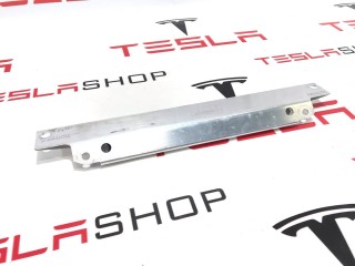 Планка, ориг. номер 1617457-00-B, Tesla Model S 2-й рест 2021-2026