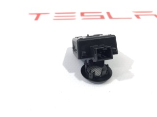 Фонарь подсветки салона, ориг. номер 1614323-00-B, Tesla Model S 2-й рест 2021-2026
