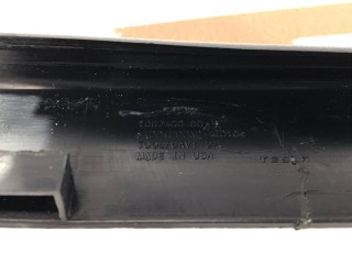 Заглушка салазки сиденья, ориг. номер 1097490-00-C, Tesla Model 3 2017-2021