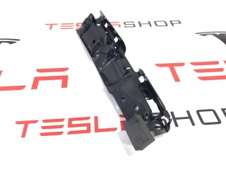 Кронштейн накладки, стойки A, ориг. номер 1585791-00-B, Tesla Model S 2-й рест 2021-2026