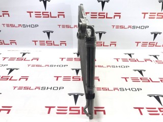 Радиатор кондиционера (передний), ориг. номер 1048499-00-B, Tesla Model X 2015-2021