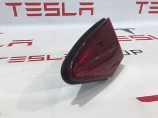 Отражатель фонаря на заднем крыле, ориг. номер 1022421-00-C, 1010363-00-E, Tesla Model S 2012-2016