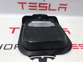 Крышка замка бокса подкапотного, ориг. номер 1005892-00-B, 1009077-00-D, Tesla Model S 2012-2016
