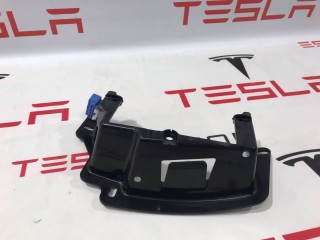прочая запчасть, ориг. номер 1051906-00-A, Tesla Model S 2012-2016