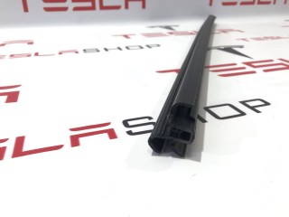 Уплотнитель стекла внутренний двери, ориг. номер 1613730-00-A, Tesla Model S 2-й рест 2021-2026