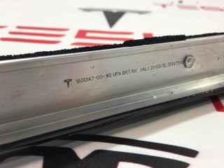 Молдинг кузова боковой, ориг. номер 1600147-00-B, Tesla Model S 2-й рест 2021-2026