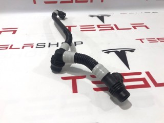 Шланги охлаждающей жидкости, ориг. номер 1077577-00-D, Tesla Model 3 2017-2021