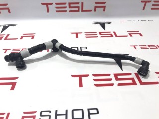 Шланги охлаждающей жидкости, ориг. номер 1077577-00-D, Tesla Model 3 2017-2021