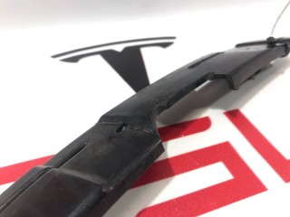 Кронштейн крепления фары противотуманной правой, ориг. номер 1003126-00-B, Tesla Model S 2012-2016