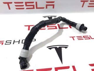 Патрубок охлаждения пентхауса выпускной, ориг. номер 1095766-00-F, Tesla Model 3 2017-2021