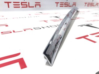 Молдинг подъемной задней двери, ориг. номер 1032249-00-H, Tesla Model X 2015-2021