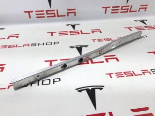 Планка держатель кронштейна АКБ, ориг. номер 1109808-00-C, Tesla Model 3 2017-2021