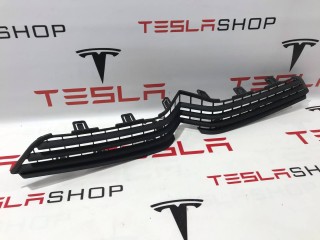 Решётка радиатора бампера переднего, ориг. номер 1050143-00-E, Tesla Model X 2015-2021