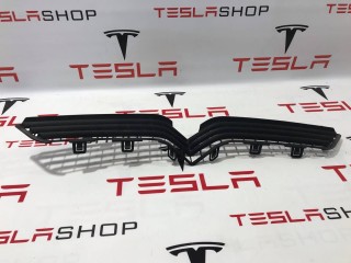 Решётка радиатора бампера переднего, ориг. номер 1050143-00-E, Tesla Model X 2015-2021