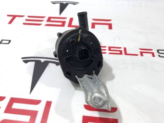 прочая запчасть, ориг. номер 1037328-00-F, 1067473-00-H, Tesla Model X 2015-2021