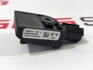 Датчик удара, стойки С, ориг. номер 1009017-00-A, Tesla Model S 2012-2016