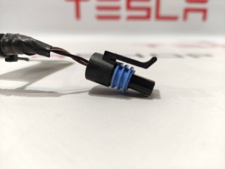 прочая запчасть, ориг. номер 1072447-82-A, 1036885-00-E, 1058358-03-C, Tesla Model S 2012-2016