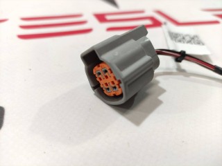 прочая запчасть, ориг. номер 1072447-82-A, 1036885-00-E, 1058358-03-C, Tesla Model X 2015-2021