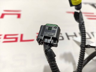 прочая запчасть, ориг. номер 1072447-82-A, 1036885-00-E, 1058358-03-C, Tesla Model X 2015-2021