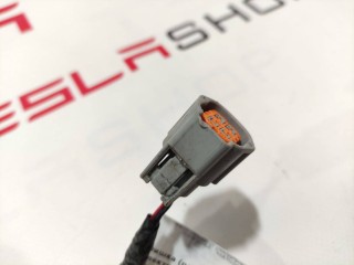 прочая запчасть, ориг. номер 1072447-82-A, 1036885-00-E, 1058358-03-C, Tesla Model X 2015-2021