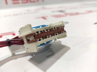 прочая запчасть, ориг. номер 1072447-82-A, 1036885-00-E, 1058358-03-C, Tesla Model X 2015-2021