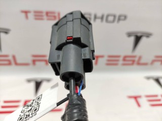 прочая запчасть, ориг. номер 1072447-82-A, 1036885-00-E, 1058358-03-C, Tesla Model X 2015-2021