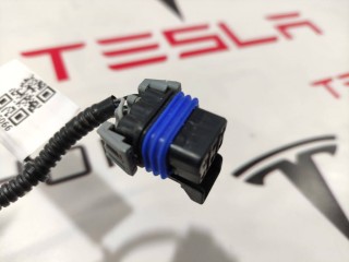 прочая запчасть, ориг. номер 1072447-82-A, 1036885-00-E, 1058358-03-C, Tesla Model X 2015-2021