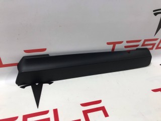 Накладка салазки сидения (водительская), ориг. номер 1066616-00-A, Tesla Model X 2015-2021