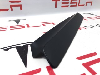 Накладка салазки сидения (водительская), ориг. номер 1066616-00-A, Tesla Model X 2015-2021
