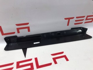 Накладка салазки сидения (водительская), ориг. номер 1066616-00-A, Tesla Model X 2015-2021