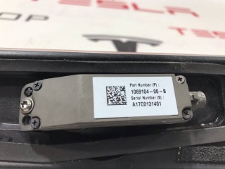 Накладка стойки B, наружная, ориг. номер 1092312-00-B, 1083902-00-B, 1069104-00-B, Tesla Model X 2015-2021