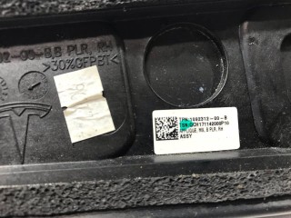 Накладка стойки B, наружная, ориг. номер 1092312-00-B, 1083902-00-B, 1069104-00-B, Tesla Model X 2015-2021