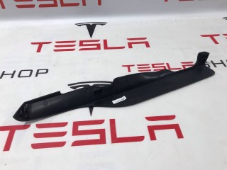 Накладка салазки сидения (водительская), ориг. номер 1066617-00-A, Tesla Model X 2015-2021
