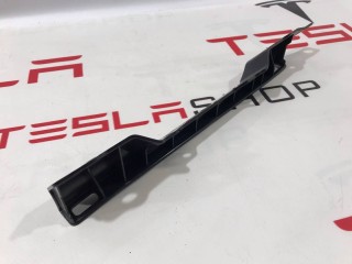 Кронштейн облицовки стойки, ориг. номер 1054068-00-A, Tesla Model X 2015-2021