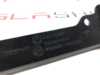 Кронштейн облицовки стойки, ориг. номер 1054068-00-A, Tesla Model X 2015-2021