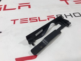 Заглушка салазки сиденья, ориг. номер 1068832-00-A, 1068833-00-A, Tesla Model X 2015-2021