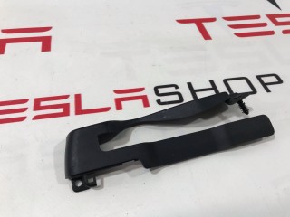 Заглушка салазки сиденья, ориг. номер 1068832-00-A, 1068833-00-A, Tesla Model X 2015-2021