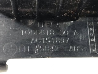 Заглушка салазки сиденья, ориг. номер 1066618-00-A, Tesla Model X 2015-2021