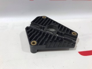 Кронштейн мотора привода люка, ориг. номер 1003242-00-A, Tesla Model S 2012-2016