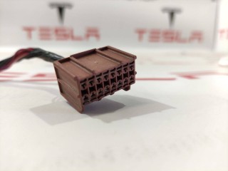 прочая запчасть, ориг. номер 1072447-82-A, 1036885-00-E, 1058358-03-C, Tesla Model S 2012-2016