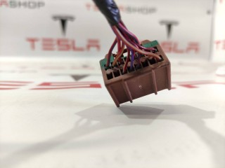 прочая запчасть, ориг. номер 1072447-82-A, 1036885-00-E, 1058358-03-C, Tesla Model X 2015-2021