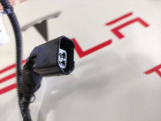 прочая запчасть, ориг. номер 1072447-82-A, 1036885-00-E, 1058358-03-C, Tesla Model X 2015-2021