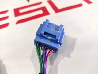 прочая запчасть, ориг. номер 1072447-82-A, 1036885-00-E, 1058358-03-C, Tesla Model X 2015-2021
