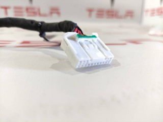 прочая запчасть, ориг. номер 1072447-82-A, 1036885-00-E, 1058358-03-C, Tesla Model X 2015-2021