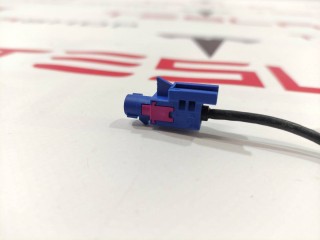 прочая запчасть, ориг. номер 1072447-82-A, 1036885-00-E, 1058358-03-C, Tesla Model X 2015-2021