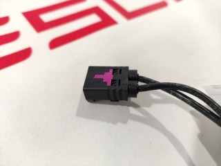 прочая запчасть, ориг. номер 1072447-82-A, 1036885-00-E, 1058358-03-C, Tesla Model X 2015-2021