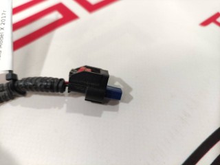 прочая запчасть, ориг. номер 1072447-82-A, 1036885-00-E, 1058358-03-C, Tesla Model X 2015-2021