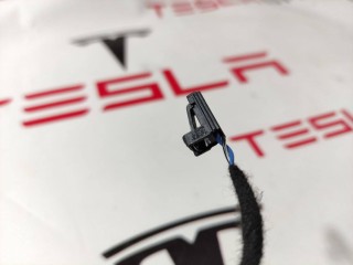 Фишка (разъем) электропроводка подкапотная, ориг. номер 1082436-02-B, Tesla Model X 2015-2021